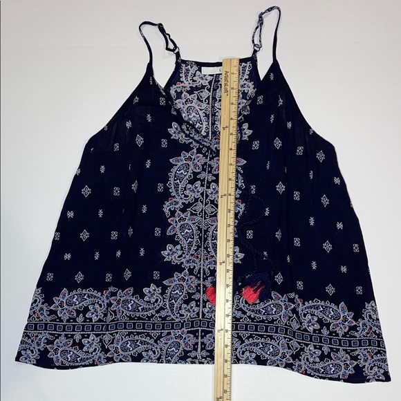 Elegant Navy Paisley Camisole - Picture 5 of 8